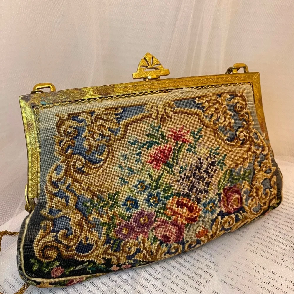 Victorian Tapestry Embriodered Purse - Picture 2 of 5
